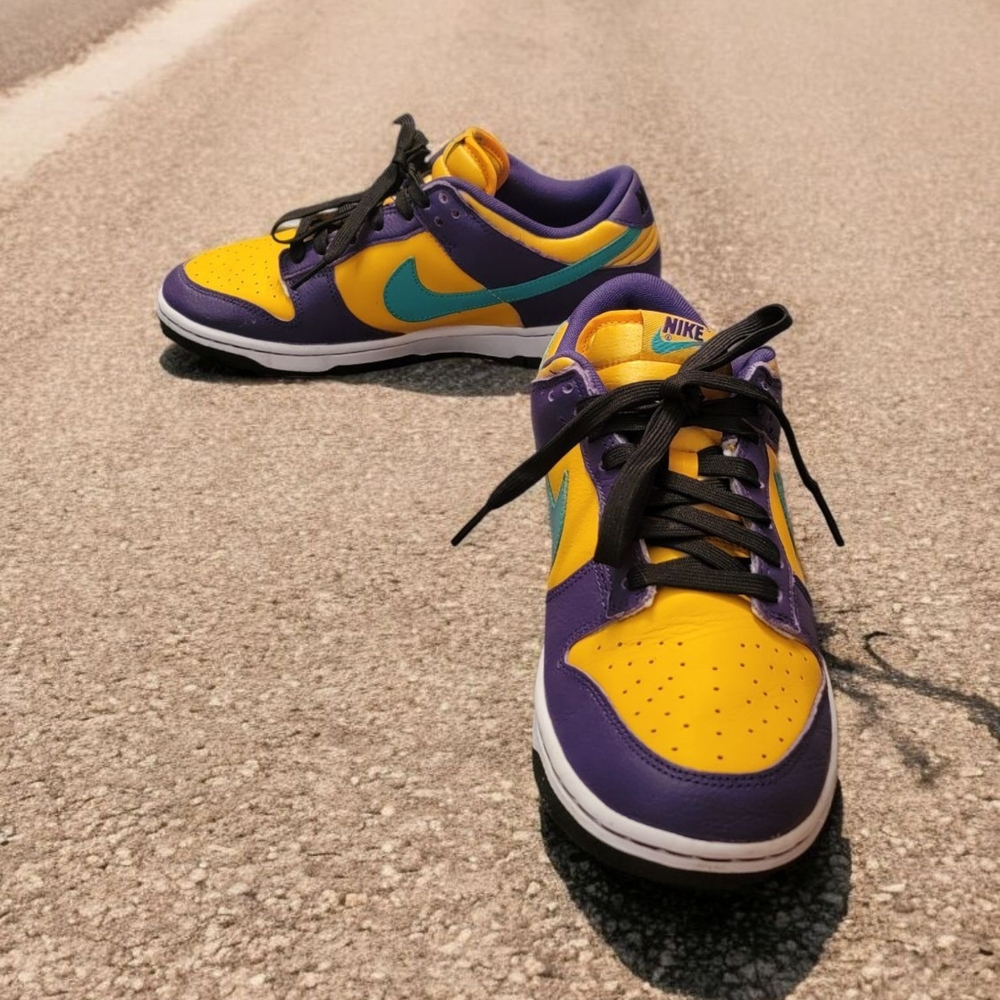 Nike Women's Size 9 Purple Lisa Leslie and Emerald mid top Sneakers. - Picture 8 of 10